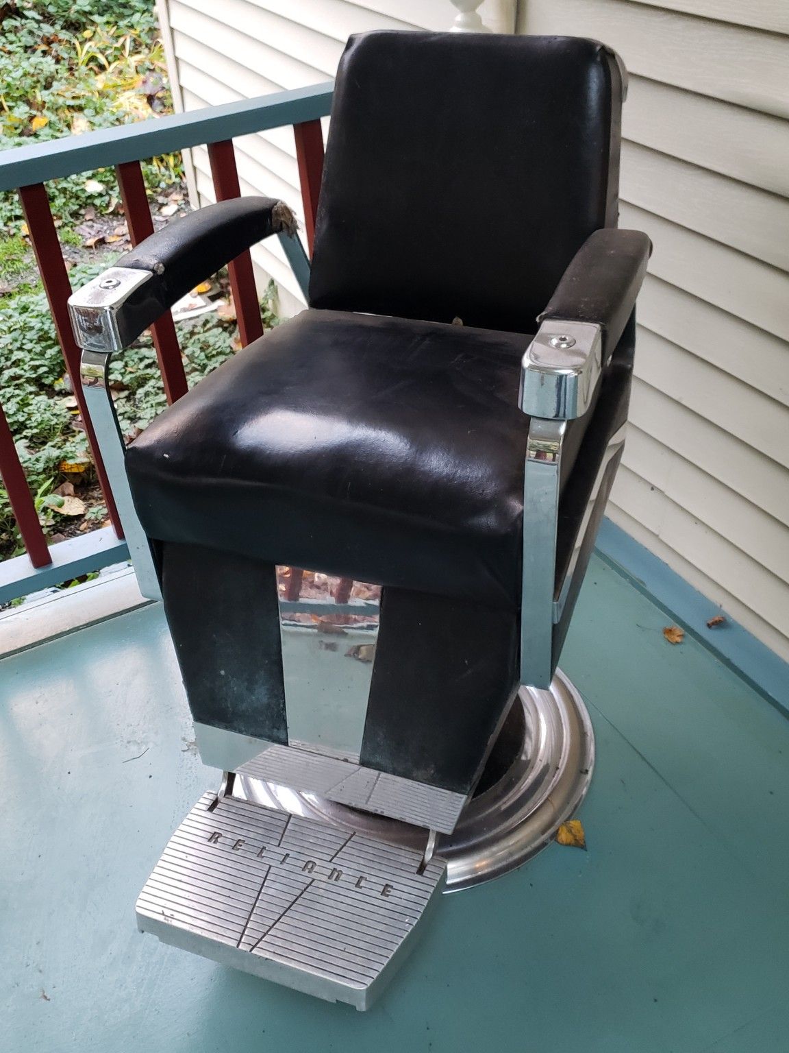 Reliance antique barber chair