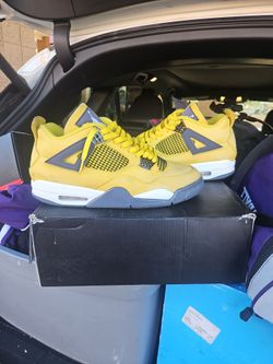 NIKE AIR JORDAN 4 RETRO LIGHTNING SIZE 11.5