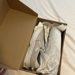 NEW Vans Womens Asher Deluxe Slip-on Shoe