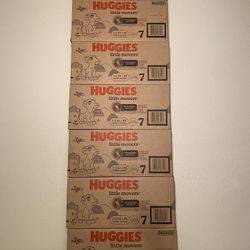 Huggies little movers Diapers Size 7 - 88ct/box