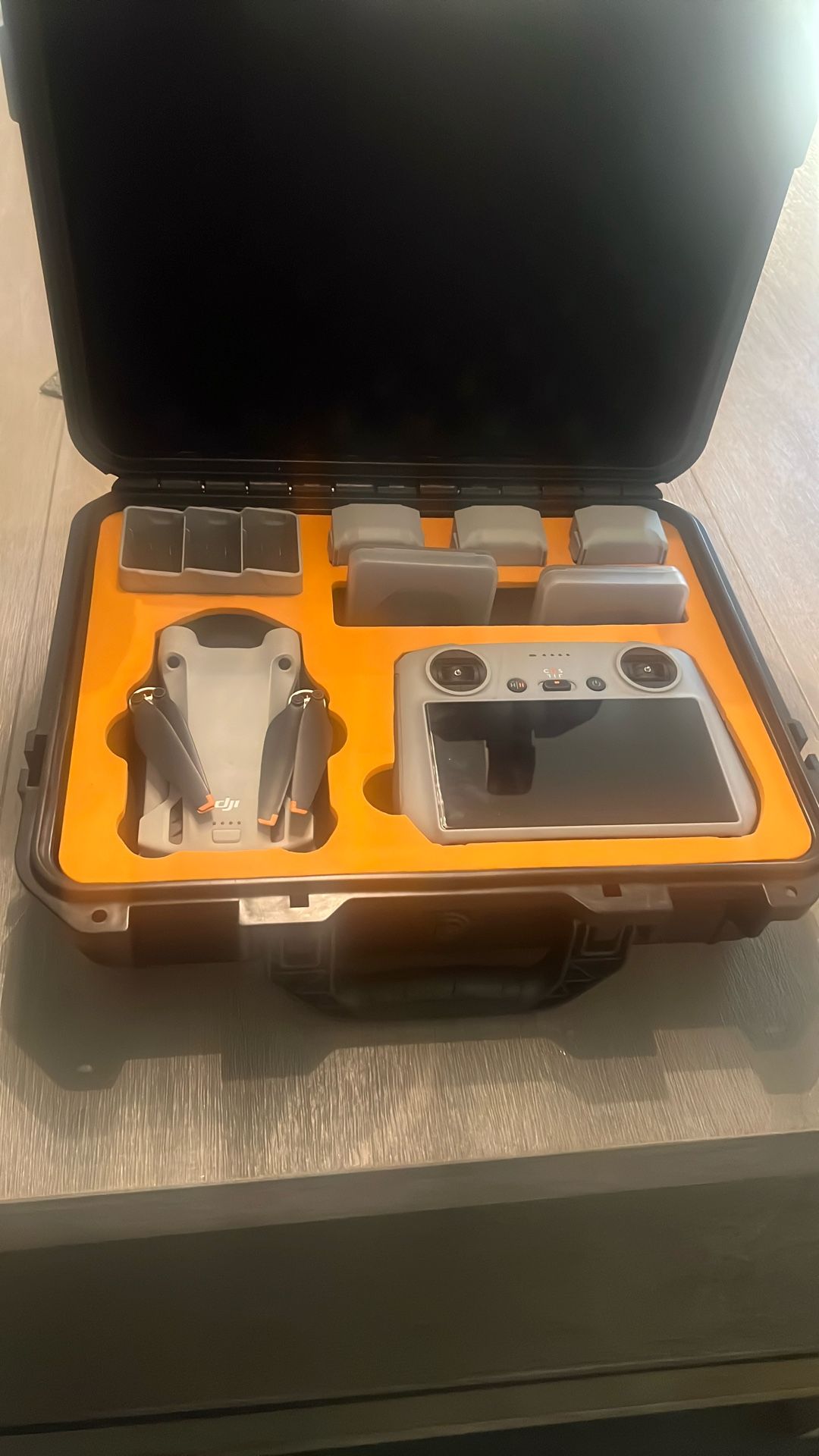 DJI MINI 3 Pro W Flymore Batteries.