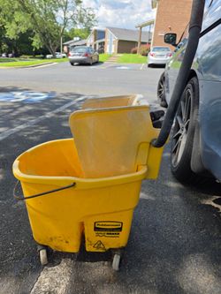 Commercial mopp bucket