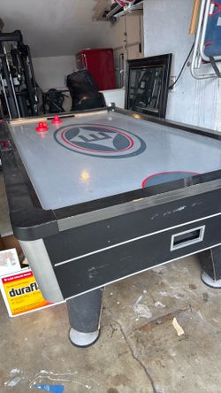 Air hockey machine