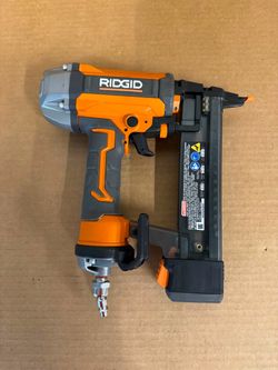 Pneumatic 18-Gauge 1-1/2 in. Finish Stapler with Contractor's