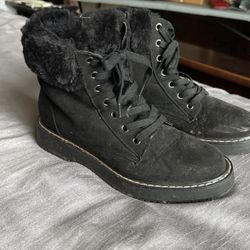 Black 8.5 Women boots