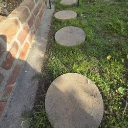 STEPPING PAVERS 
