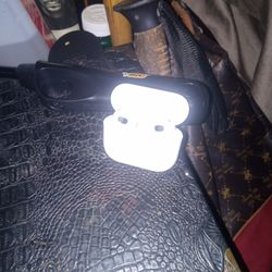 Apple Third Generation Ear Buds 