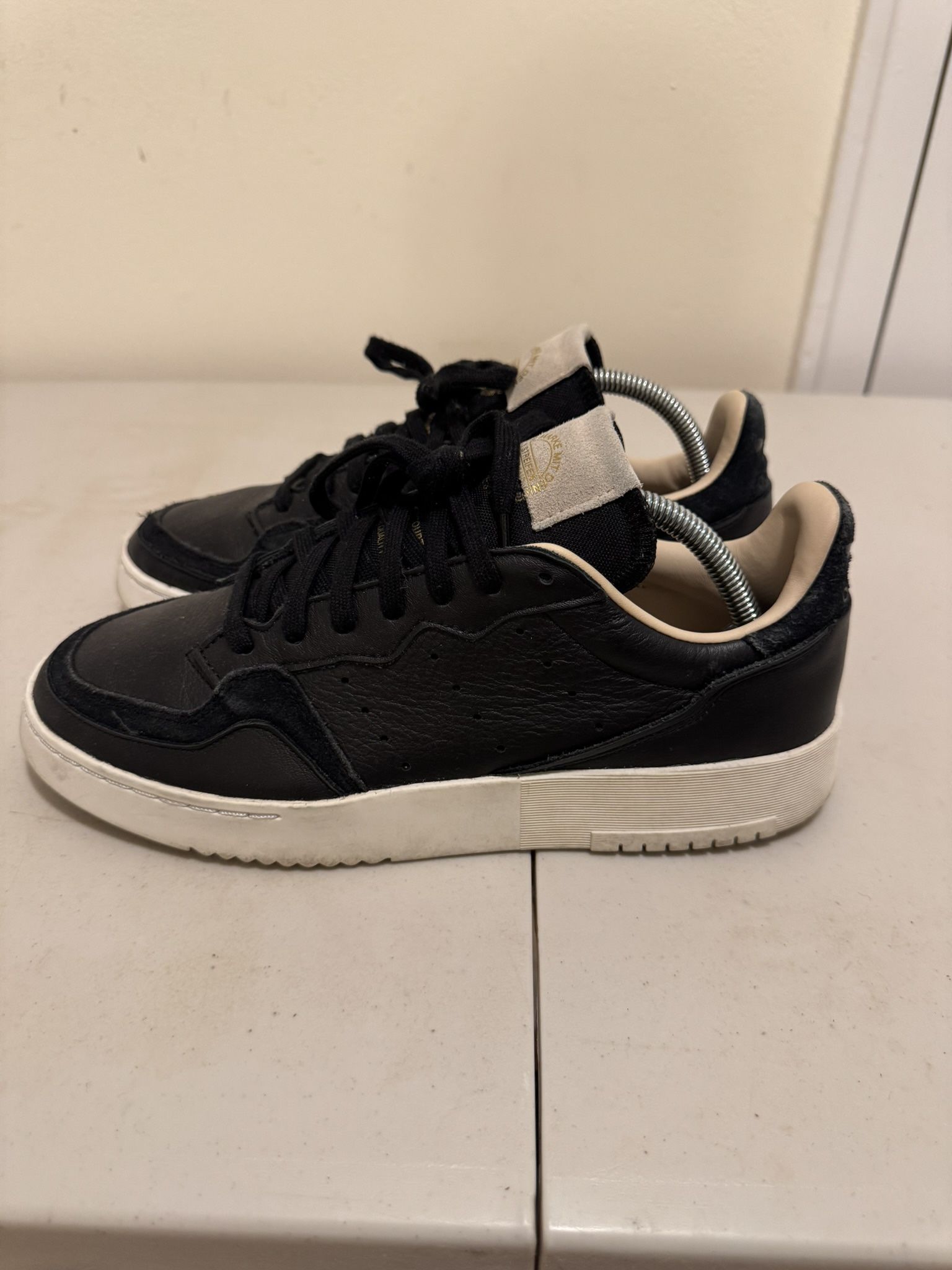 adidas Supercourt -Core Black Crystal White - size 8.5 men