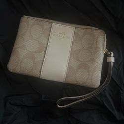 Coach Corner Zip Wristlet 