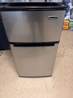 Magic Chef Mini Fridge with Freezer