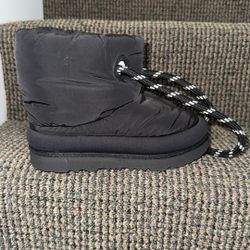 Uggs Snow boots 