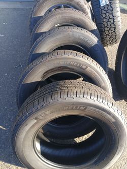 265/60R18 Michelin Primacy LTX Tires (4) Like New