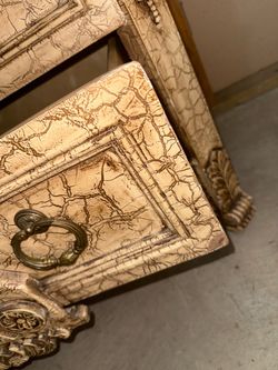 Antique 2 drawer dresser
