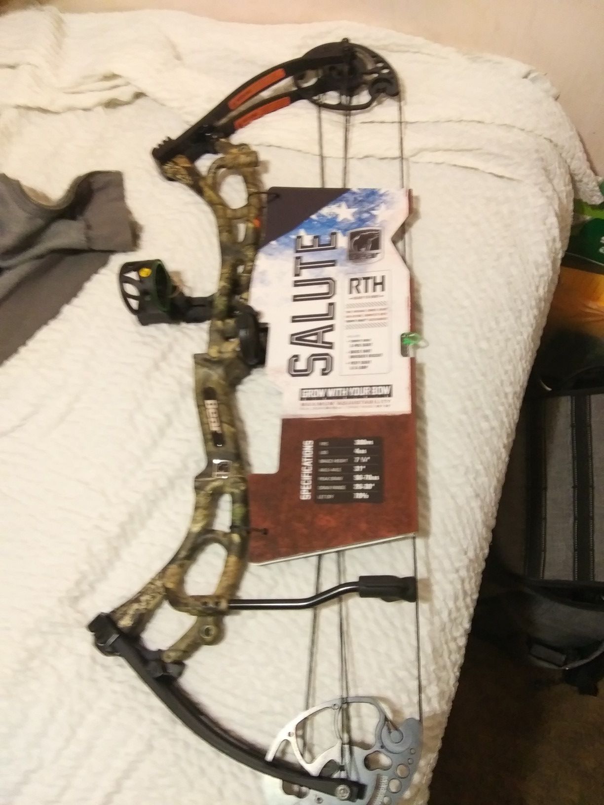 ~~BRAND NEW~~Bear Archery Salute Ready to Hunt Compound Bow REtails for $300 only asking $200