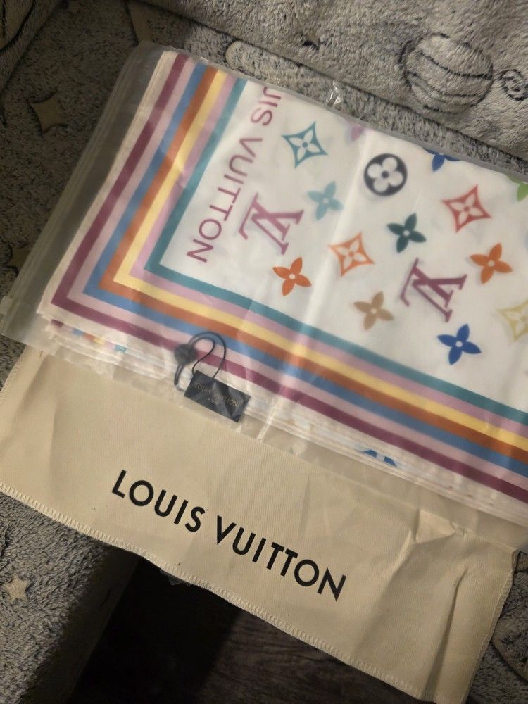 Louis Vuitton Murakami White Silk scarf