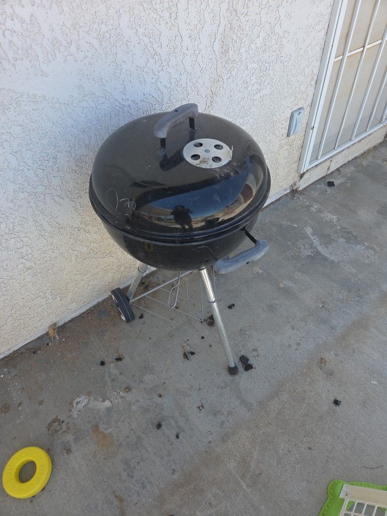 BBQ GRILL $50
