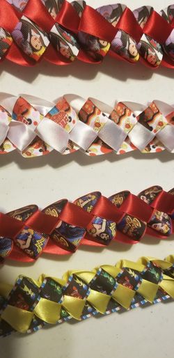 Leis for your special event include animated ribbon,