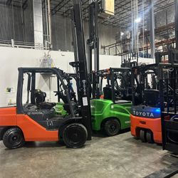 Toyota Forklift 7,000 LBS 2018 Diesel All Terrain Tires