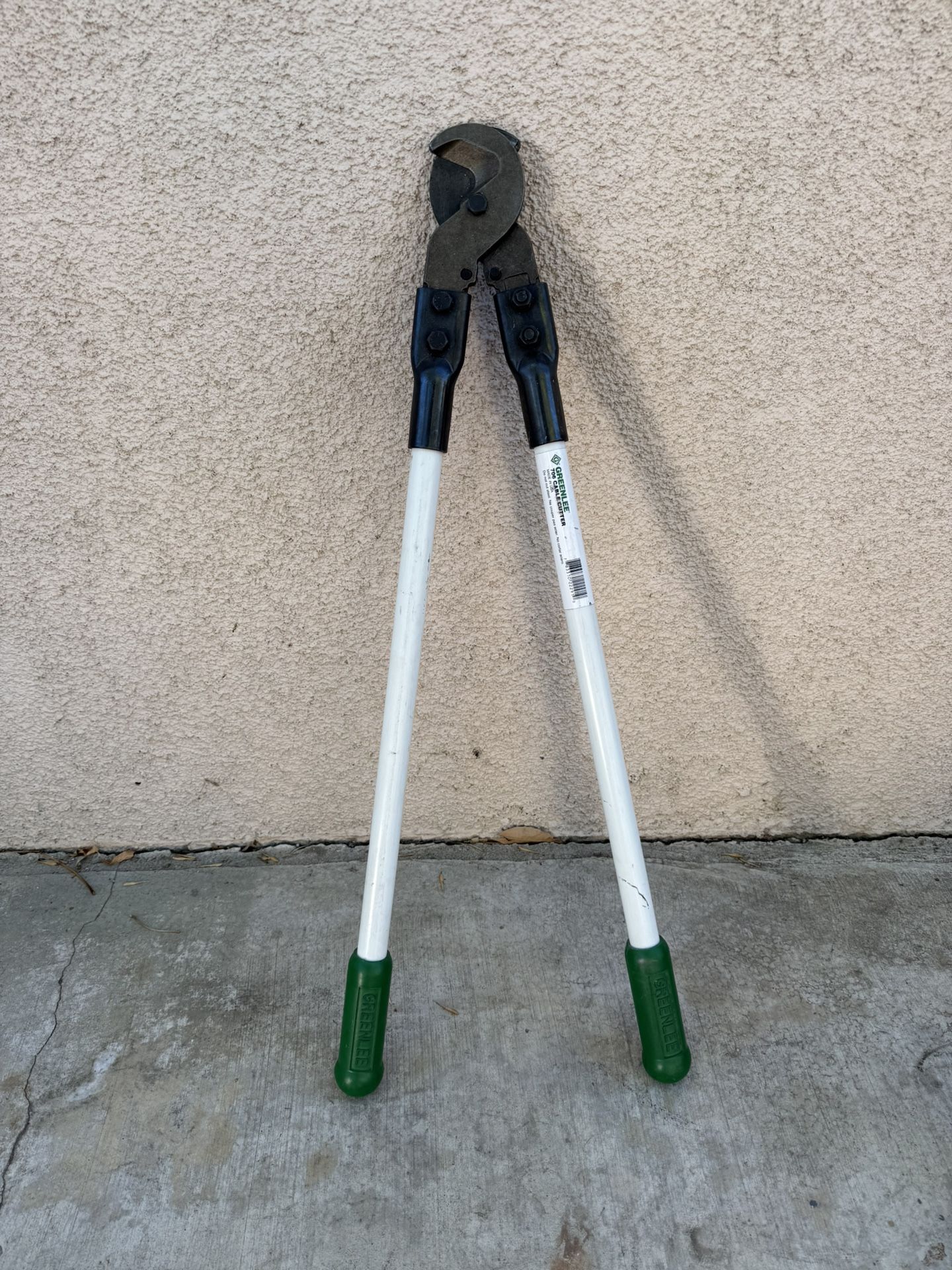 Greenlee 706 Heat Treated Forged Precision Ground Steel SheaRing Heavy-Duty Cable Cutter 31-1/2 Inch