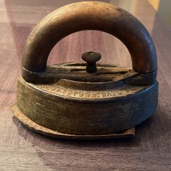 Antique Enterprise Mfg Co. Cast Iron Sad Iron – Rustic Vintage Collectible