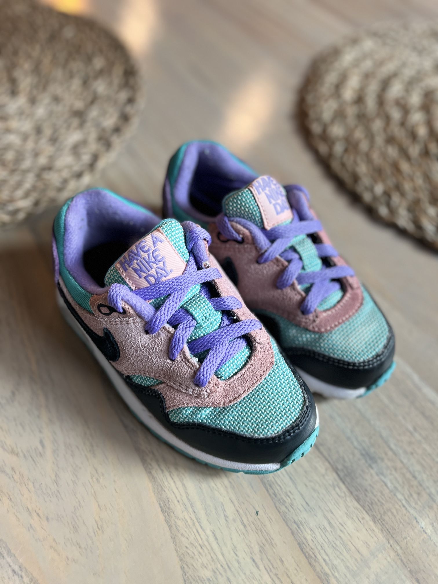 Nike Happy Air Max Day Size 9c