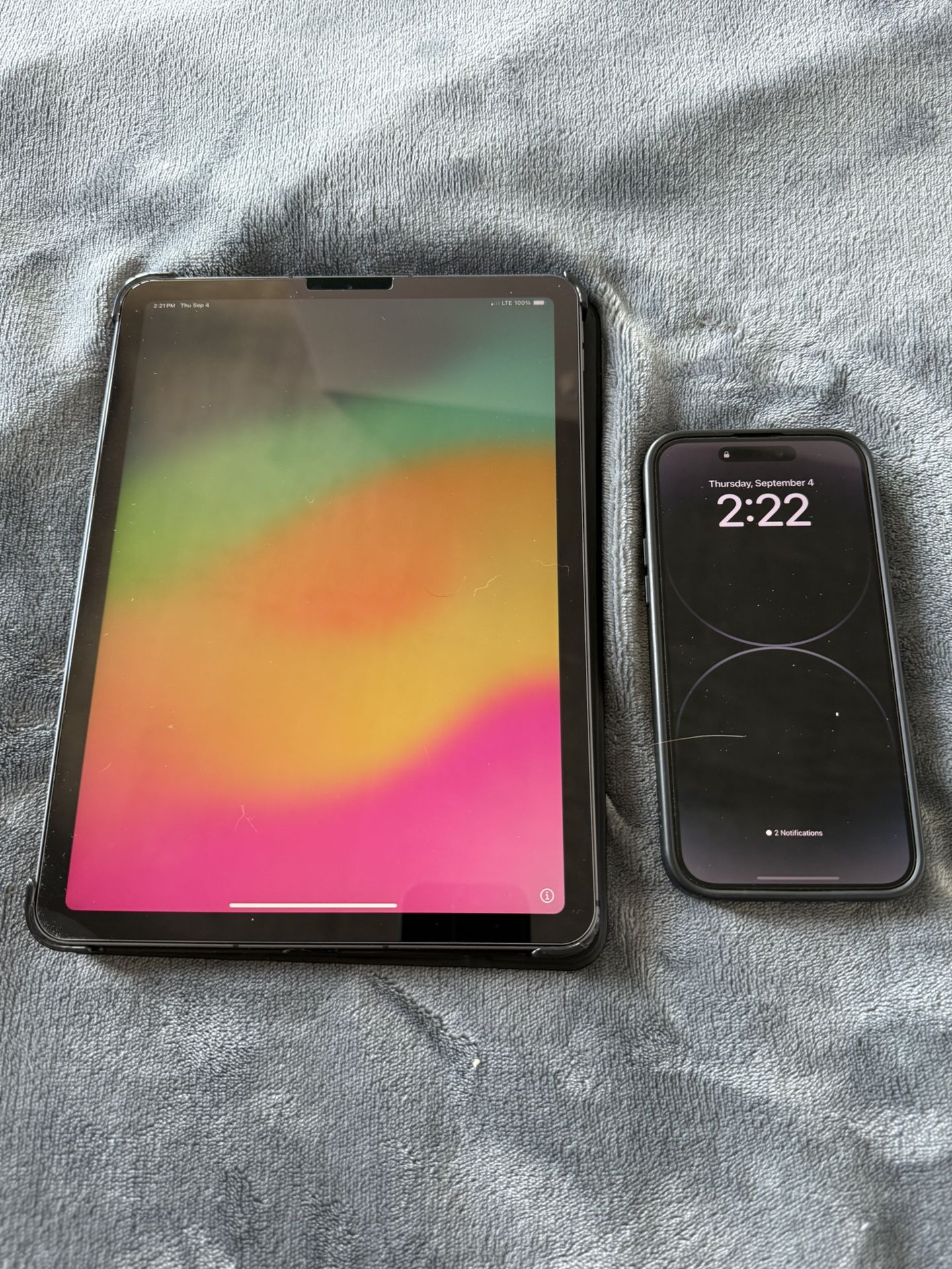 256GB Unlocked iPhone 14 Pro Max And 4th gen Cellular iPad Air