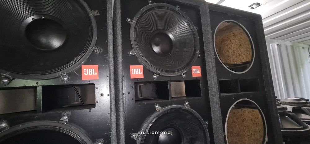 Dual 18 sub..JBL