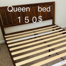 ZINUS Vivek Wood Platform Bed Frame with Headboard