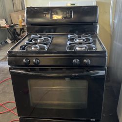 Frigidaire Gas Stove In Black 30”Wide 
