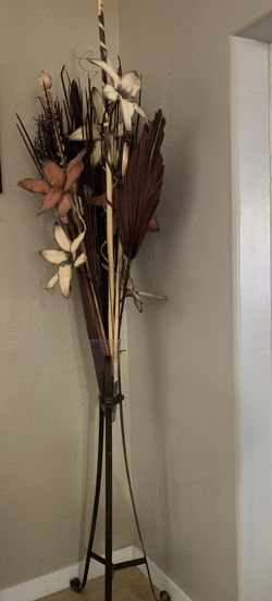 Metal Base With Flowers !