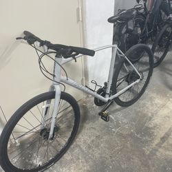 Giant Escape Hybrid Bike