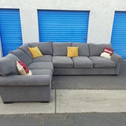 Gray Sectional Couch 🛋 Very Nice 🛋 