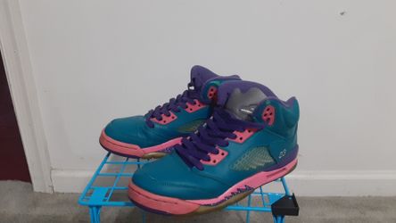 Youth Girls size 7 Jordan's