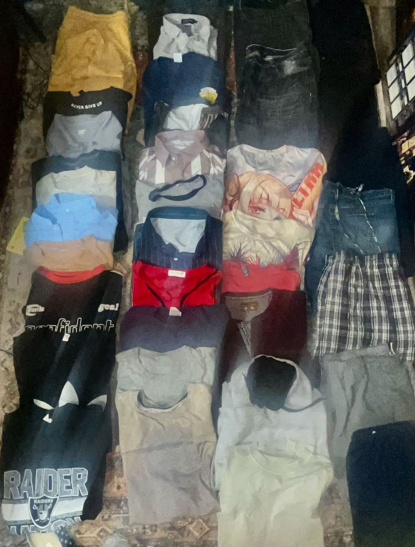 Preowned 36 PCs men’s size 2XL -3XL & 42’s - 44 pants all in good condition . Levi’s, adidas , NFL, pro club, polo, lands end, ETC…… located Off lake