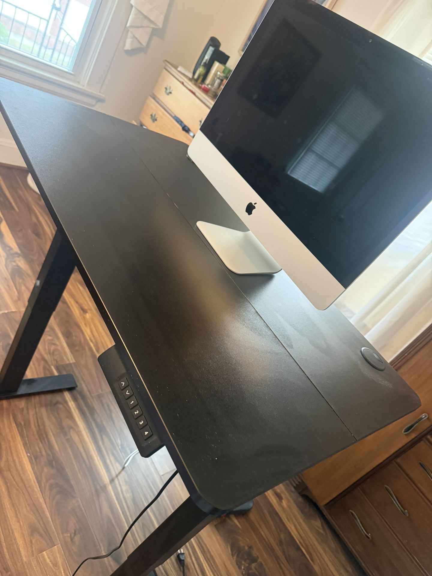 iMac 2019 1TB SSD + Electric Adjustable Standing Desk