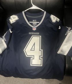 2 Men’s L Cowboys Jerseys 