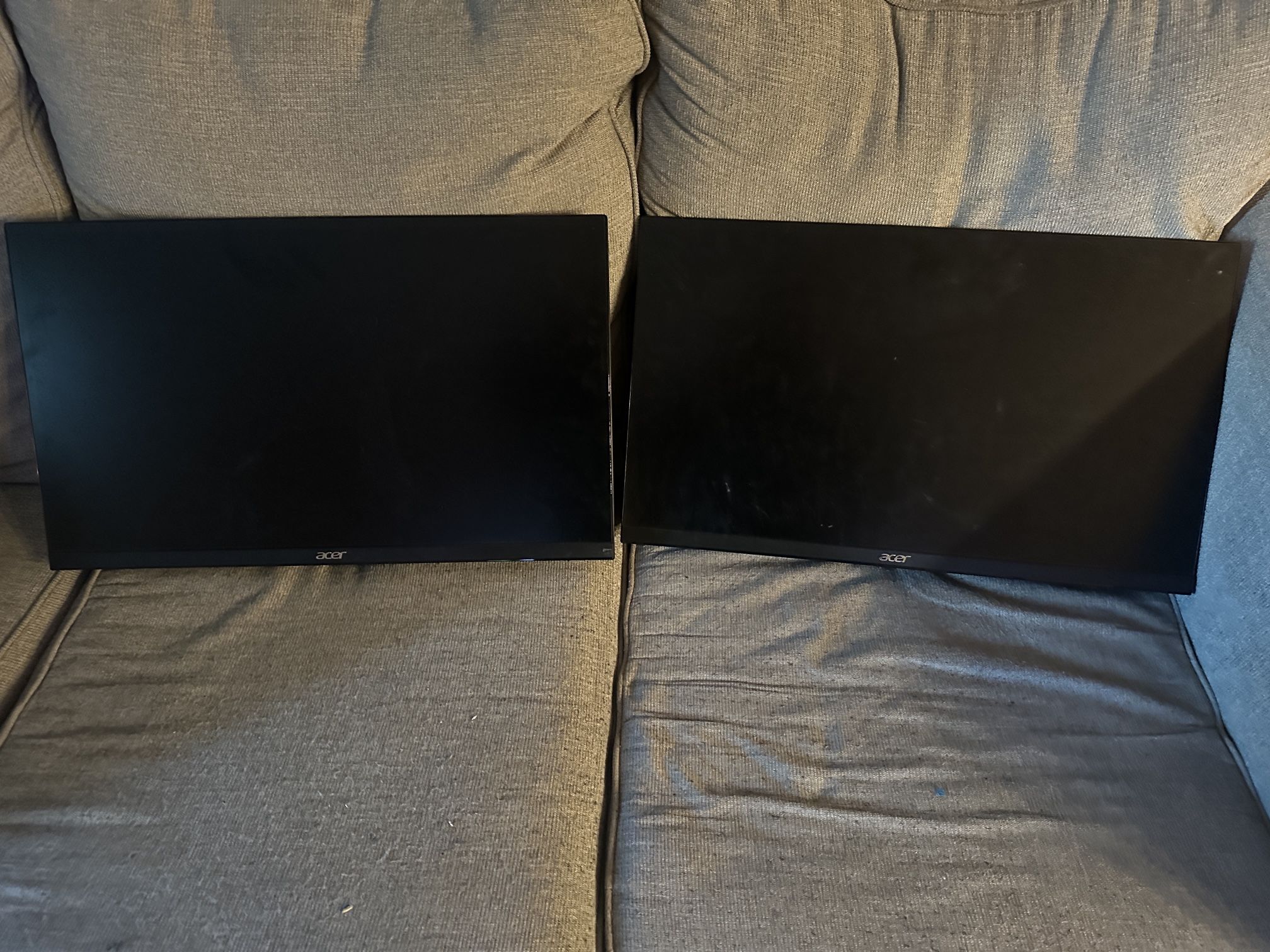 Computer Monitors & Wall Mount