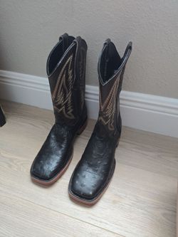 Women's cowgirl boots