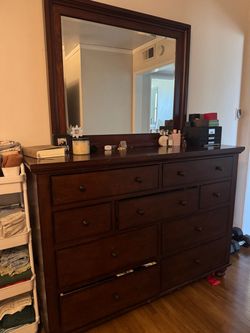 Dresser