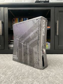 Xbox 360 Slim (MW3 Special Edition)