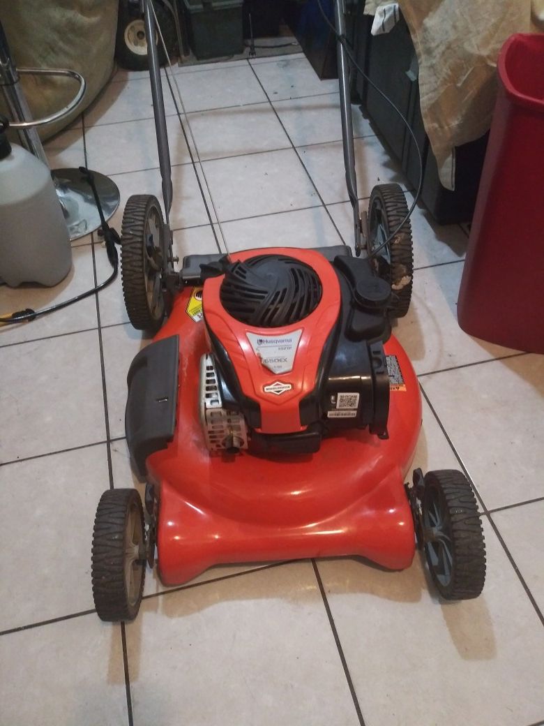 Husqvarna 550 EX 140cc Lawn Mower for Sale in Phoenix, AZ OfferUp