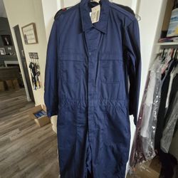 Brandnew NAVY COVERALLS SIZE 44R BLUE $60