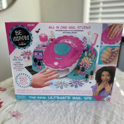 Cra-Z-Art Be Inspired The Real Ultimate Nail Spa 5-in-1 Kids Nail Studio Kit