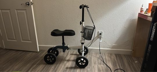 Knee scooter