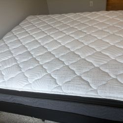 Mattress And boxspringa