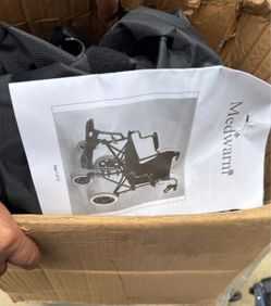 Light portable travel wheelchair