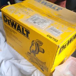DeDewalt Miter Saw And Stand