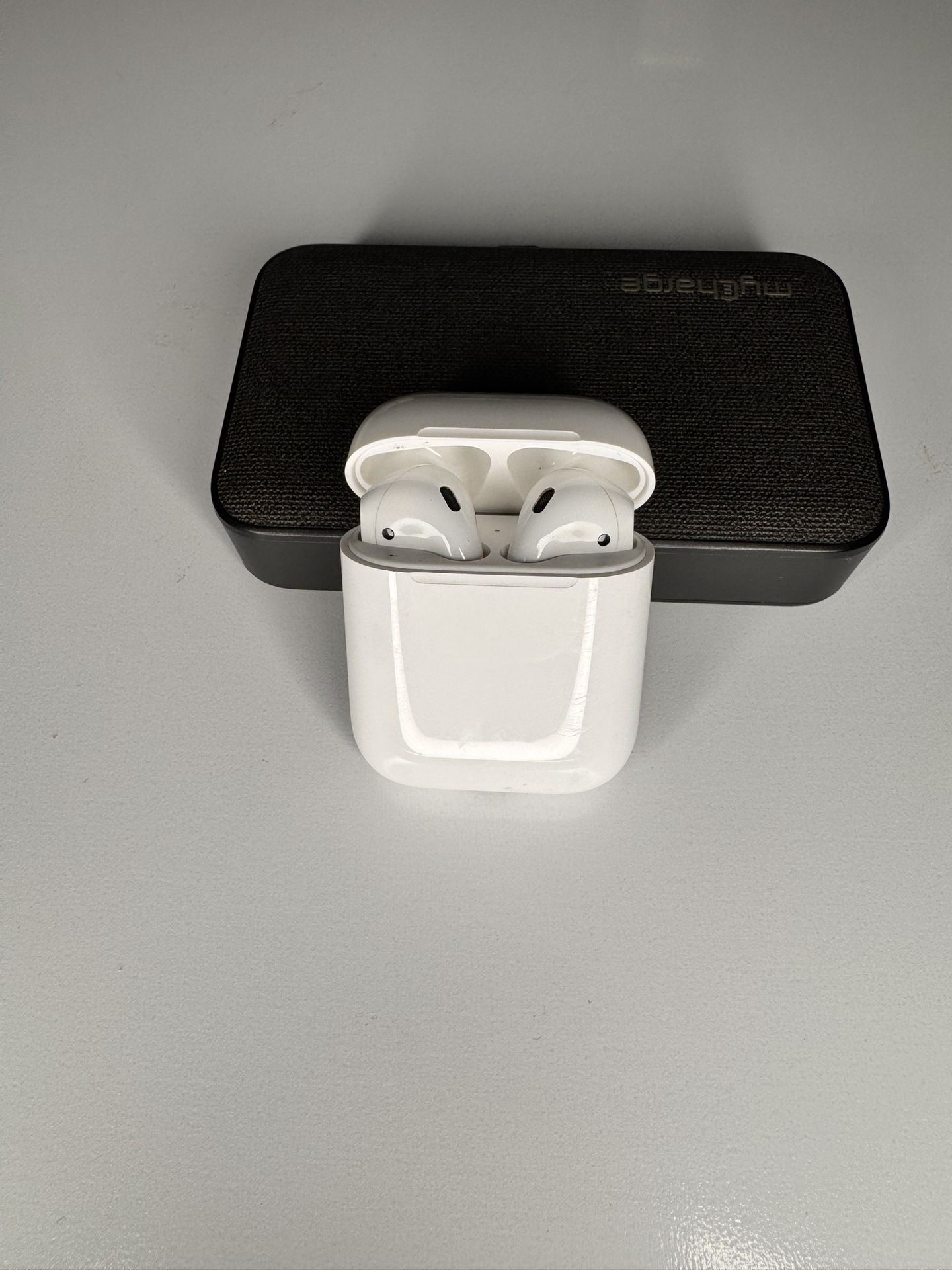 Apple Earbuds $50