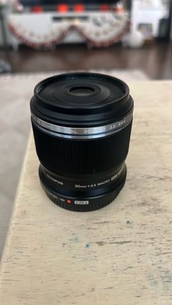 Olympus 30mm 3.5 macro