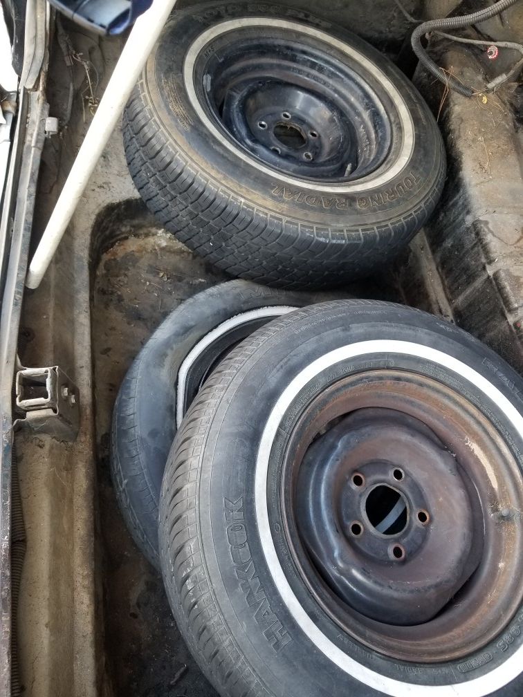 3 rollers chevy 1963 impala 14inc rims with a Spare wheel